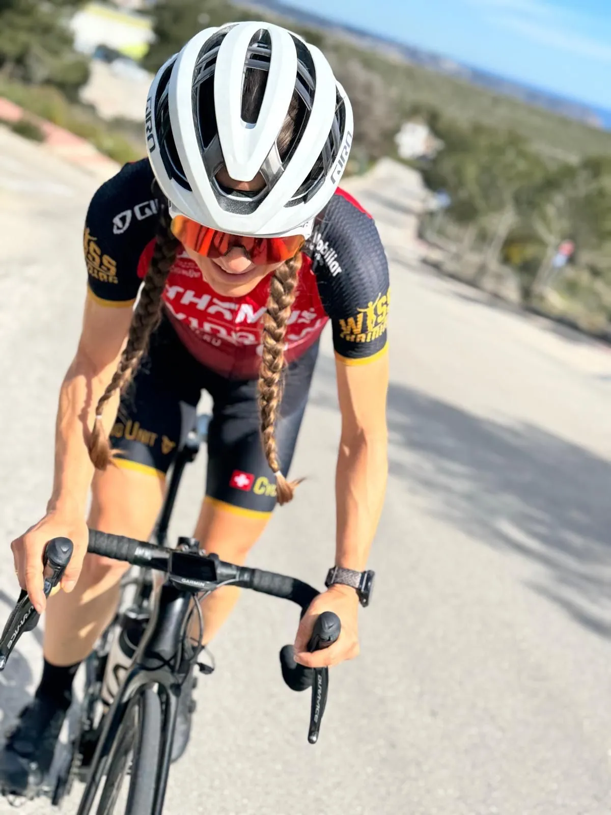 Alina Myłka w stroju Thömus | WindowMaster by Wyss Training na podjeździe